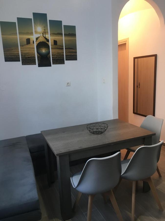 Modern & Comfortable House In The City Center Ermoupoli Exterior foto